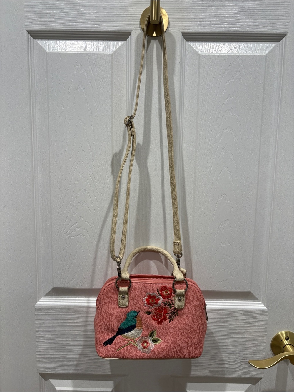Adorable pink pleather embroidered purse